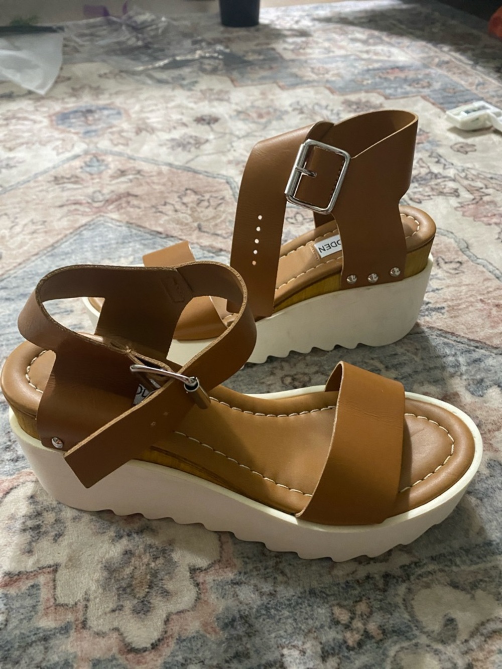 Steve Madden Brown Leather Platform Sandals with White Sole - Picture 7 of 8